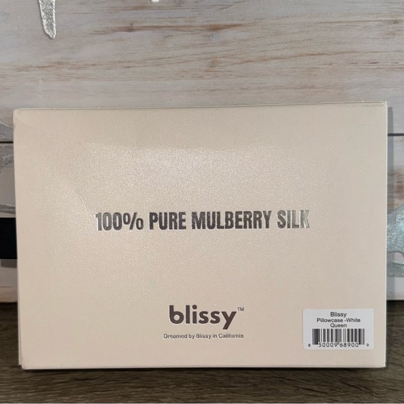 NEW BLISSFUL SLEEP GIFT SET Silk Pillowcase/Eye Mask/Journal & Aromatherapy Set - Picture 8 of 12